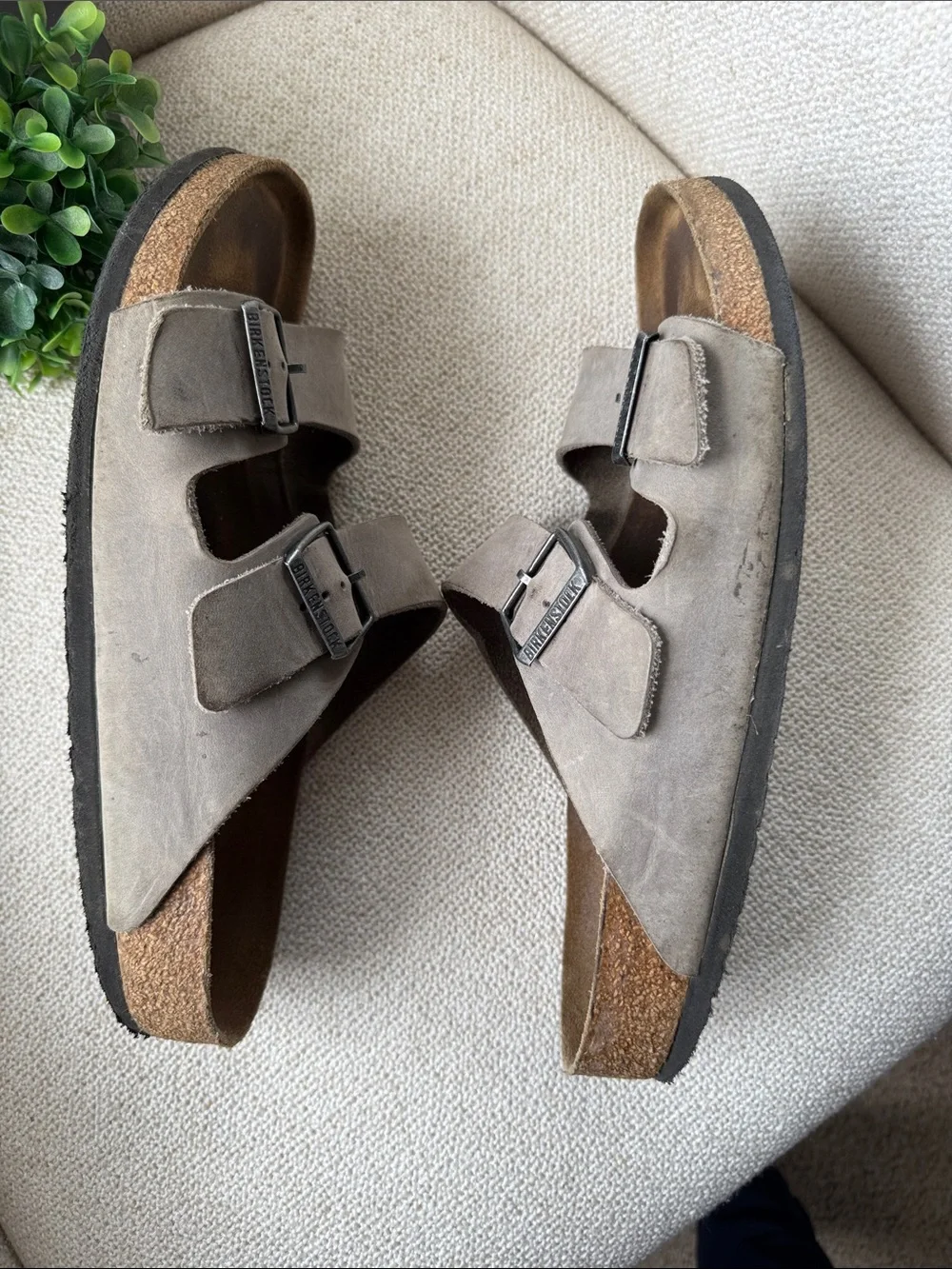 Birkenstock Men’s Arizona sandals in Taupe 9-9.5